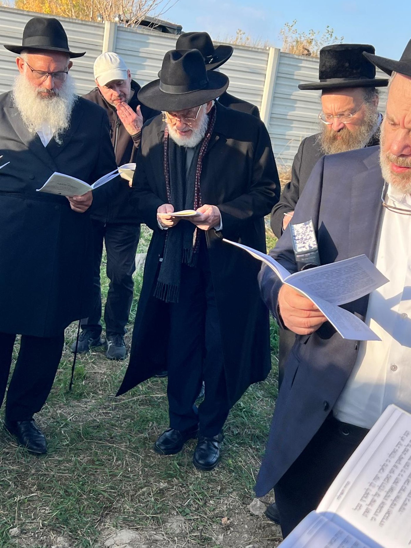 גילוי מצבת הרה"ק יוסף יוזפא סופר הי"ד