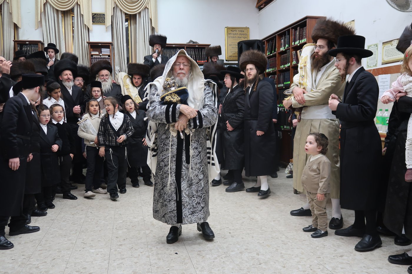 הקפות שניות בחצה"ק סטרופקוב 