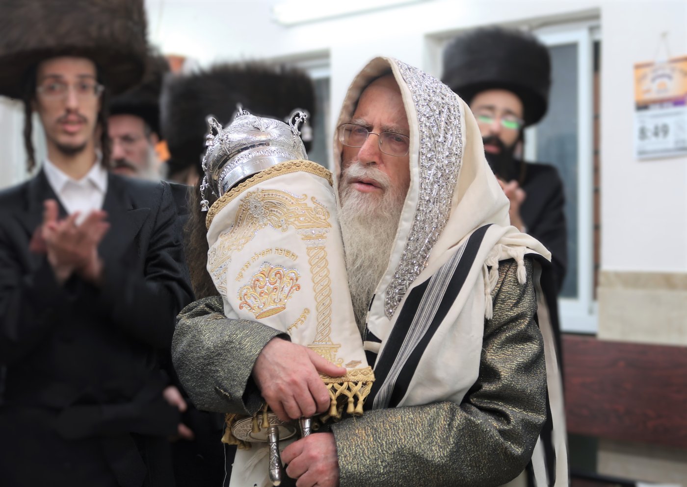 סוכות אצל הגה"צ אב"ד קרית צאנז ירושלים 