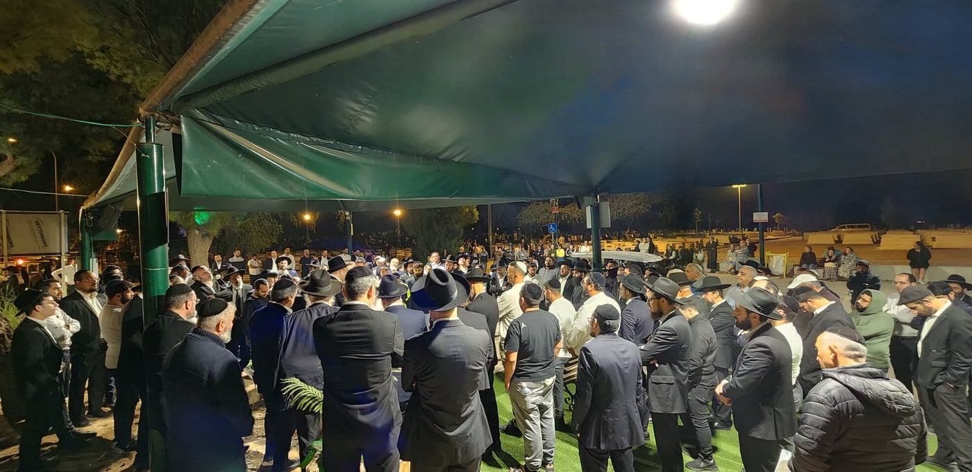 המונים במסע ההלוויה באשדוד