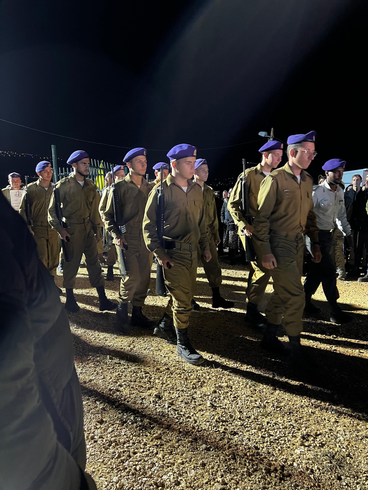 ההלוויה, הלילה