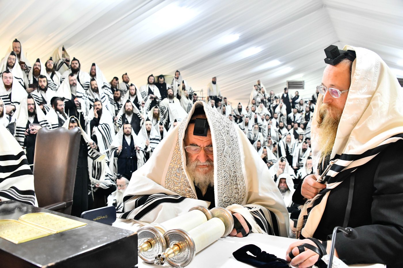 האדמו"ר מויז'ניץ במסע הקודש לאוקראיינה 