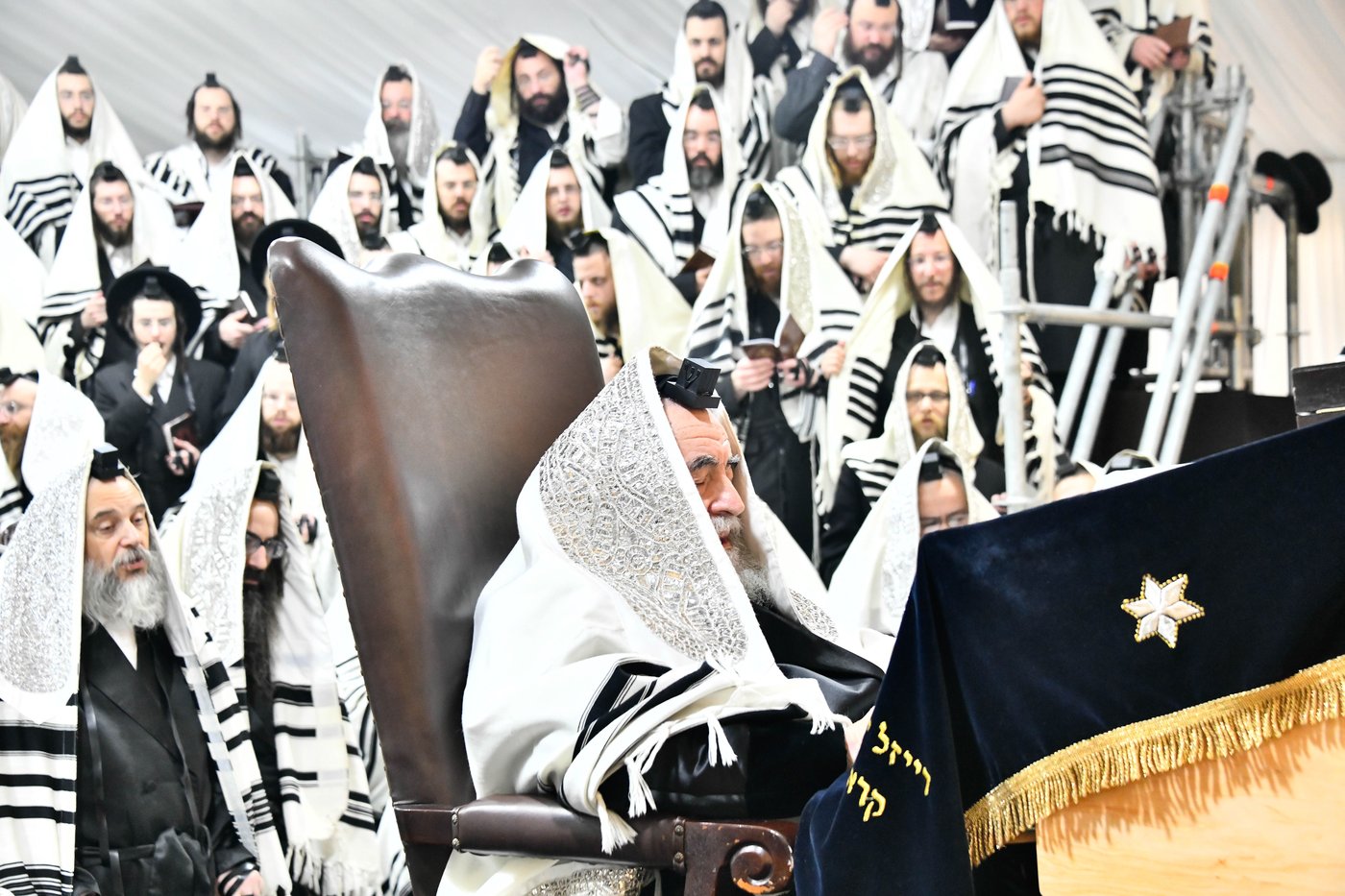 האדמו"ר מויז'ניץ במסע הקודש לאוקראיינה 