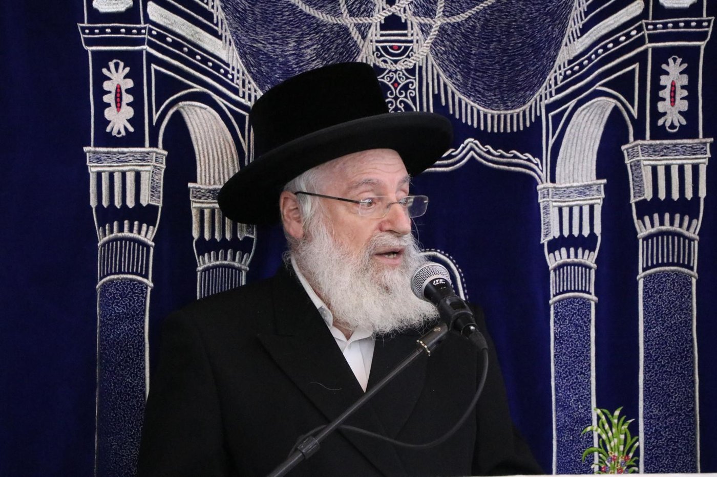 הגאון רבי אשר וייס בשיחה בביהמ"ד פרשבורג בבני ברק