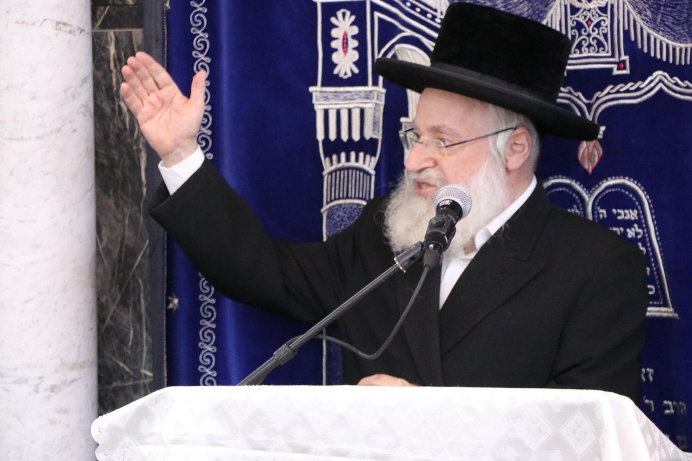 הגאון רבי אשר וייס בשיחה בביהמ"ד פרשבורג בבני ברק