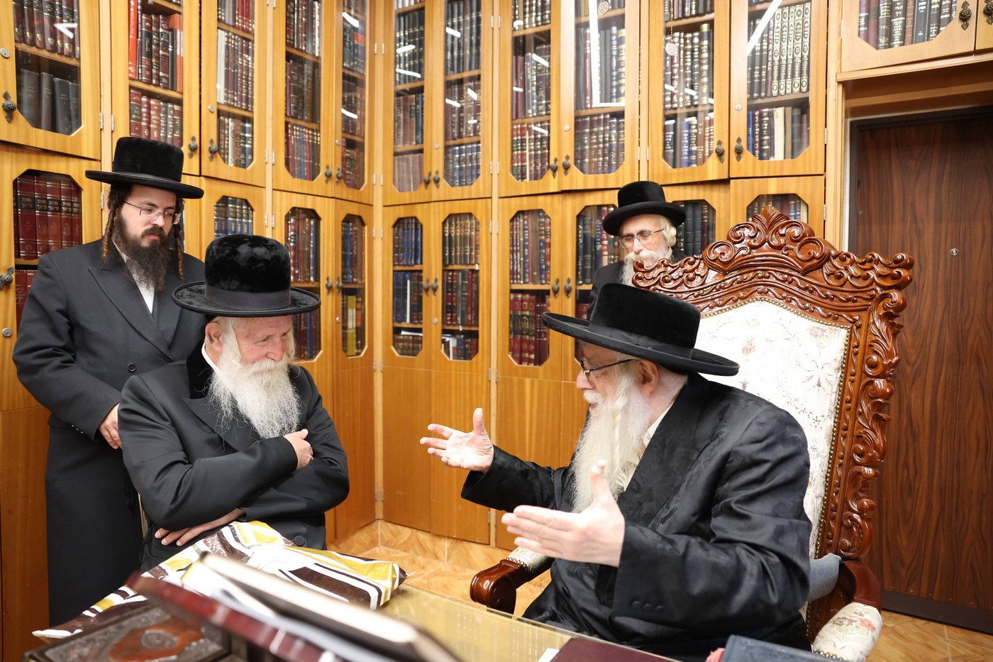 הגאון רבי יצחק דוד גרוסמן בביקור אצל האדמו"ר מצאנז 