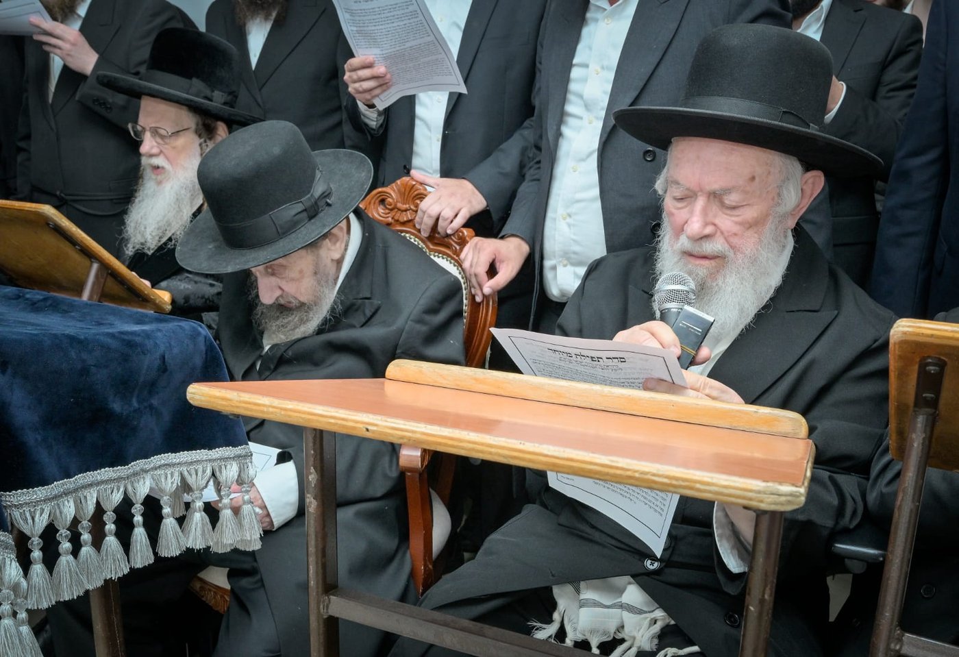רבבות התכנסו בתפילה | תיעוד ממעמד התפילה במעונו של הגר"ד לנדו