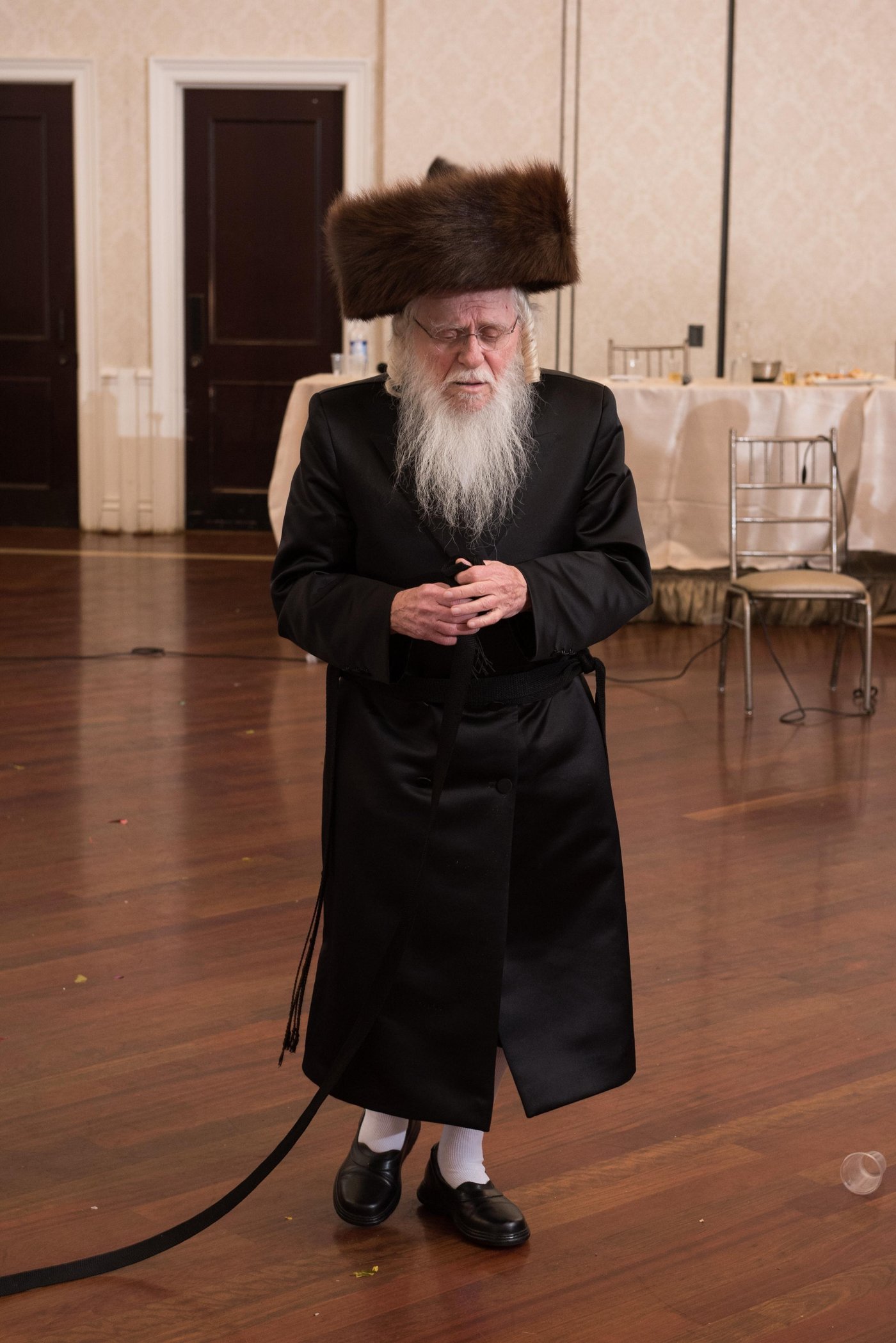 הגה"ח ר' חיים אלעזר ברנסדורפר ז"ל בריקוד מצווה טאנץ