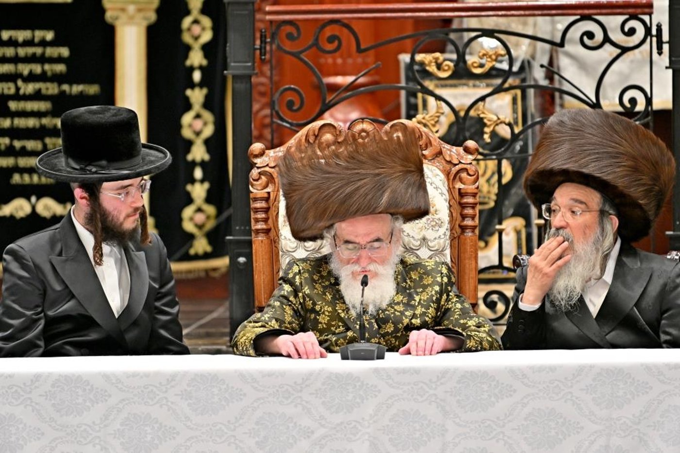 האדמו"ר מויז'ניץ באירוסי נכד הגה"צ רבי אליעזר ארנסטר 