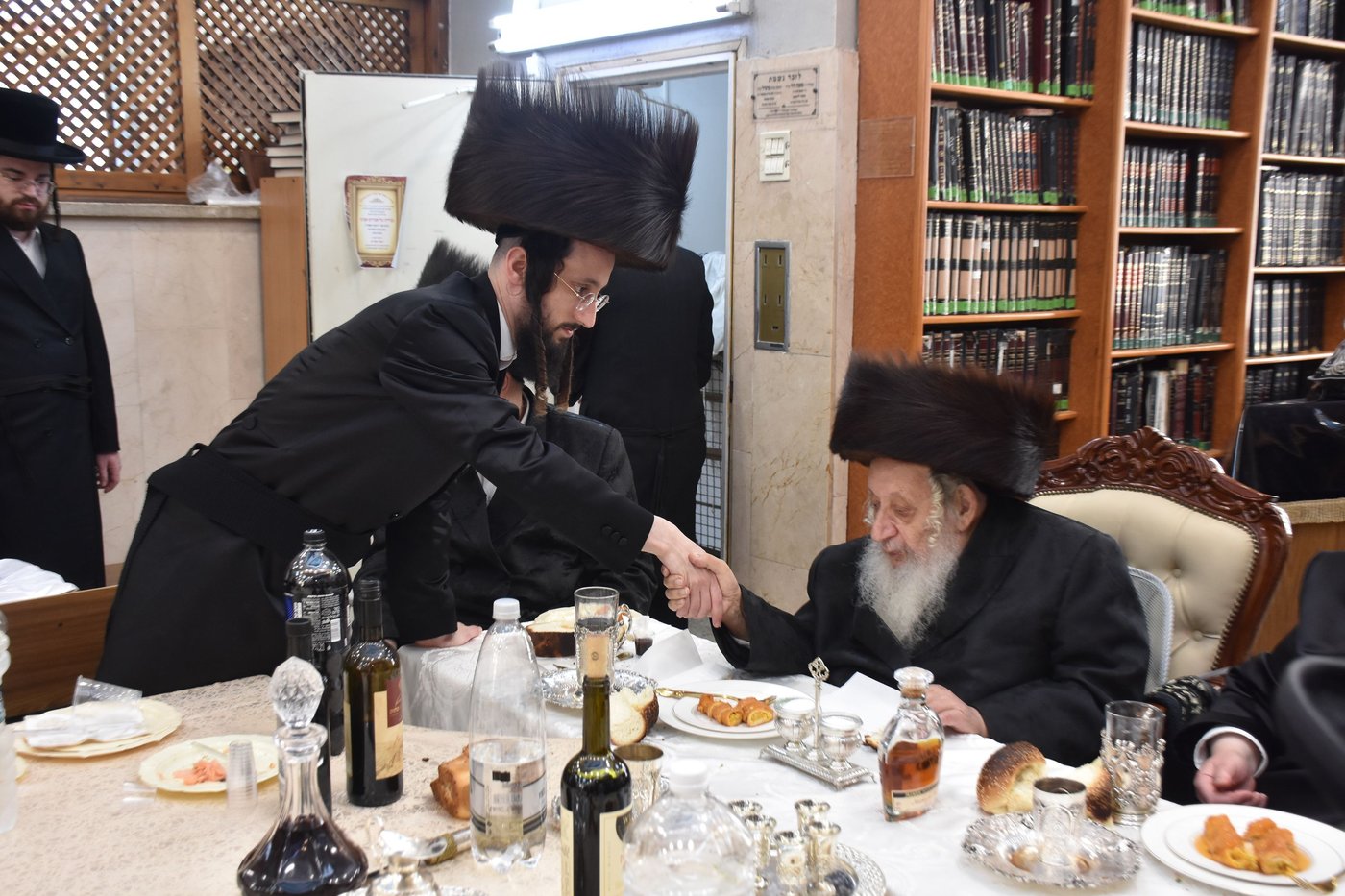 שמחת הברית בחצרות נאראל - ספינקא 