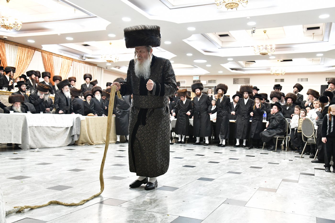 שמחת נישואי בת האדמו"ר משומרי אמונים אשדוד, עב"ג נכד האדמו"ר מלויעב טשערנוביל