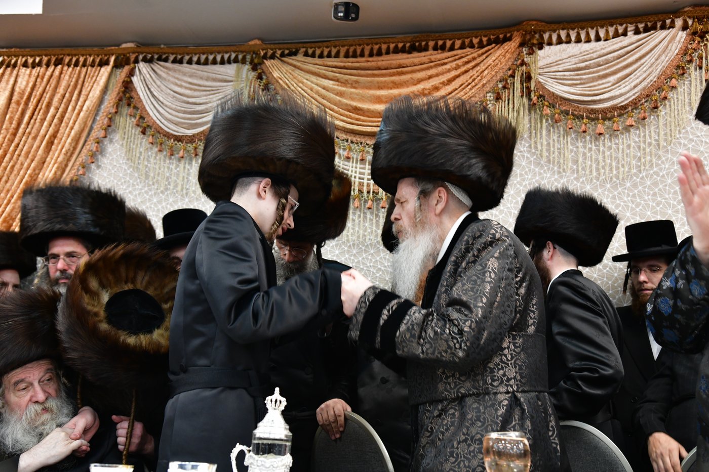 שמחת נישואי בת האדמו"ר משומרי אמונים אשדוד, עב"ג נכד האדמו"ר מלויעב טשערנוביל