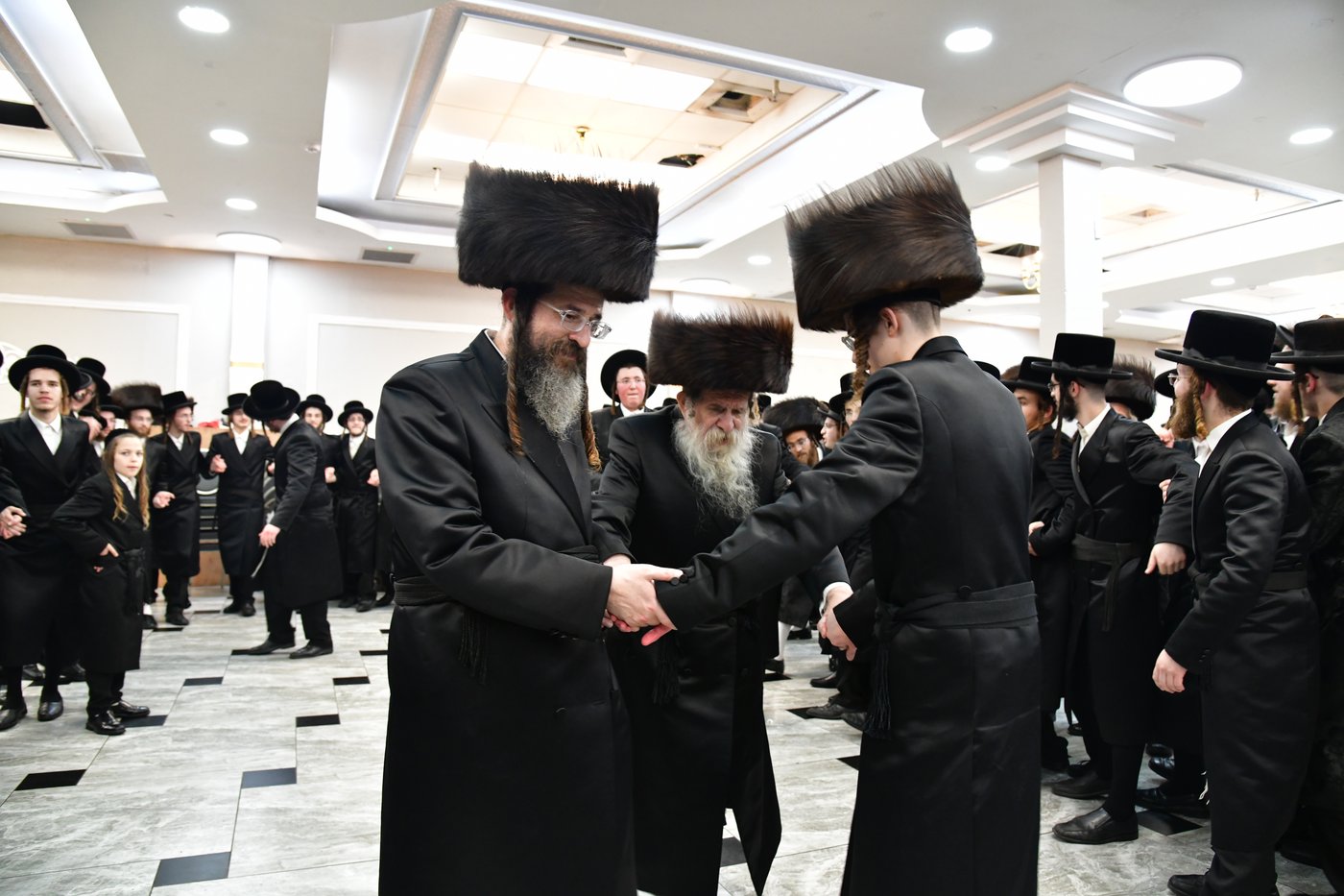 שמחת נישואי בת האדמו"ר משומרי אמונים אשדוד, עב"ג נכד האדמו"ר מלויעב טשערנוביל