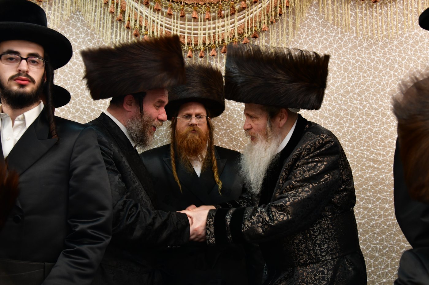 שמחת נישואי בת האדמו"ר משומרי אמונים אשדוד, עב"ג נכד האדמו"ר מלויעב טשערנוביל