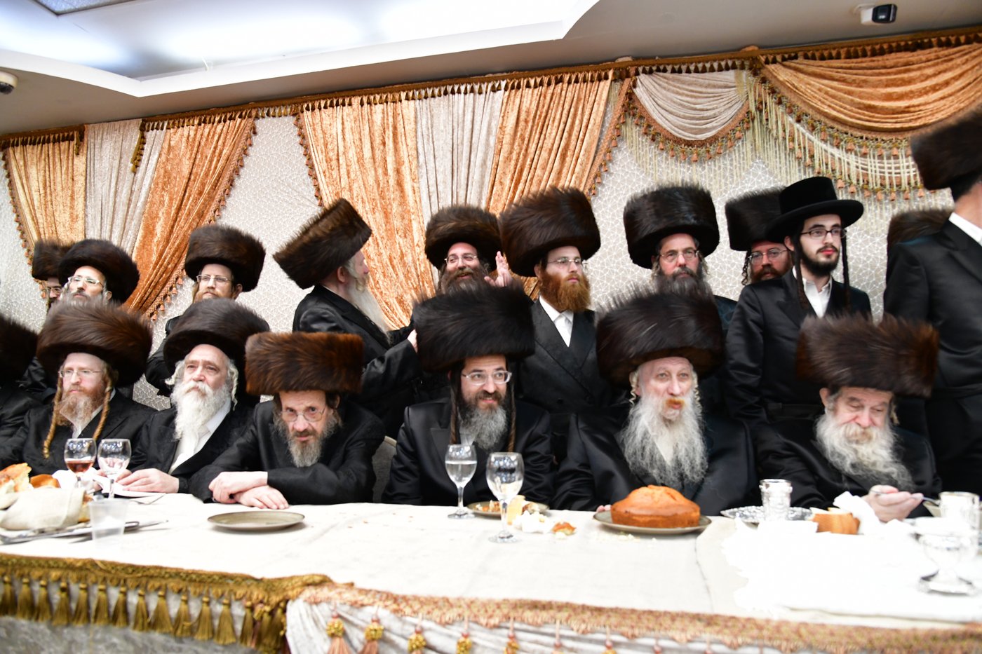שמחת נישואי בת האדמו"ר משומרי אמונים אשדוד, עב"ג נכד האדמו"ר מלויעב טשערנוביל