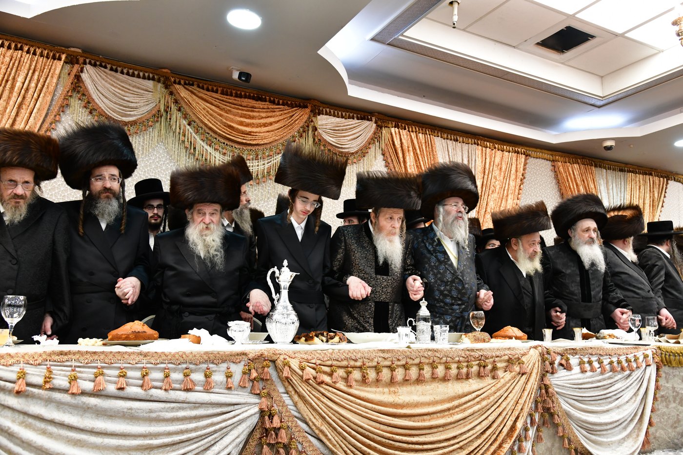שמחת נישואי בת האדמו"ר משומרי אמונים אשדוד, עב"ג נכד האדמו"ר מלויעב טשערנוביל