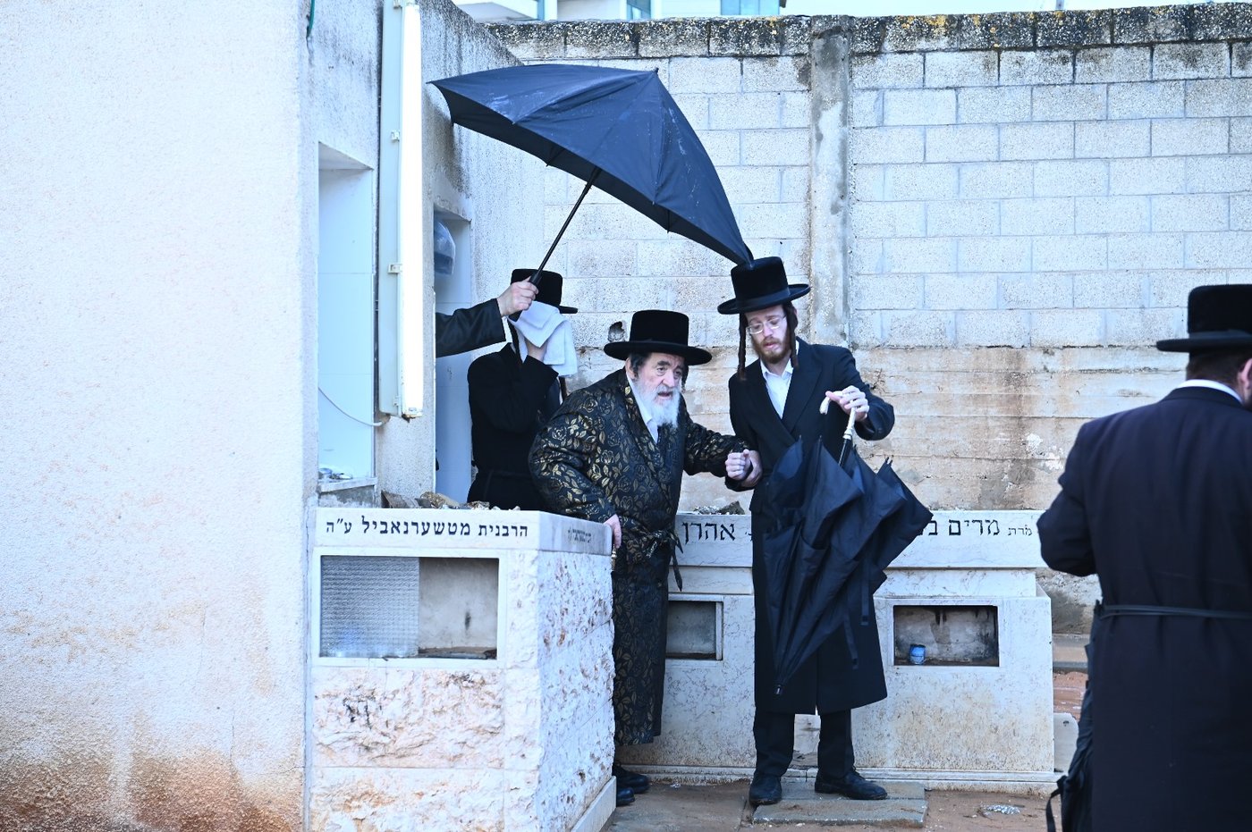 האדמו"ר מויז'ניץ בציון חותנו האדמו"ר מטשערנוביל