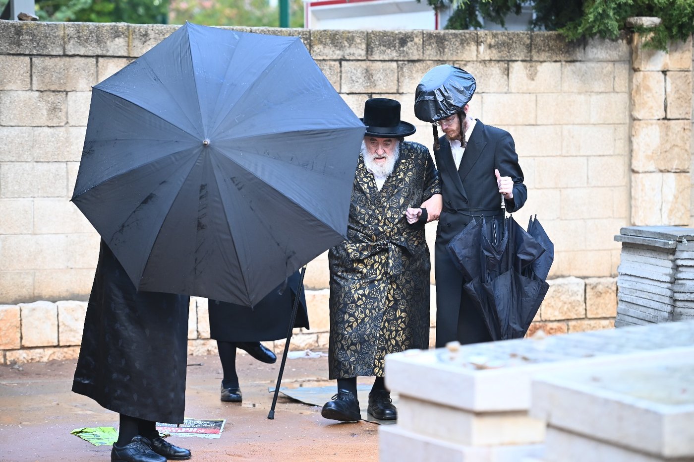 האדמו"ר מויז'ניץ בציון חותנו האדמו"ר מטשערנוביל