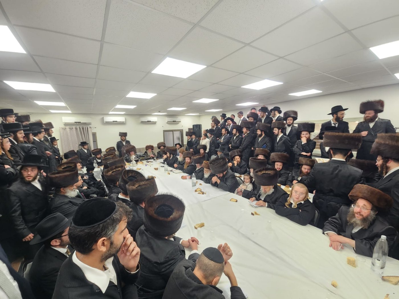 האדמו"ר מטרבישאן בהילולת אביו זצ"ל