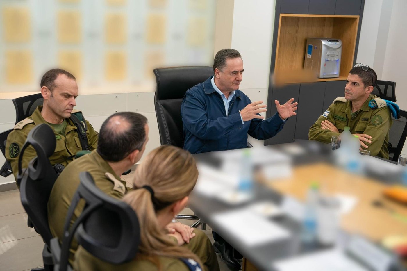 שר הביטחון ישראל כץ עם בכירי אגף מודיעין בצה"ל