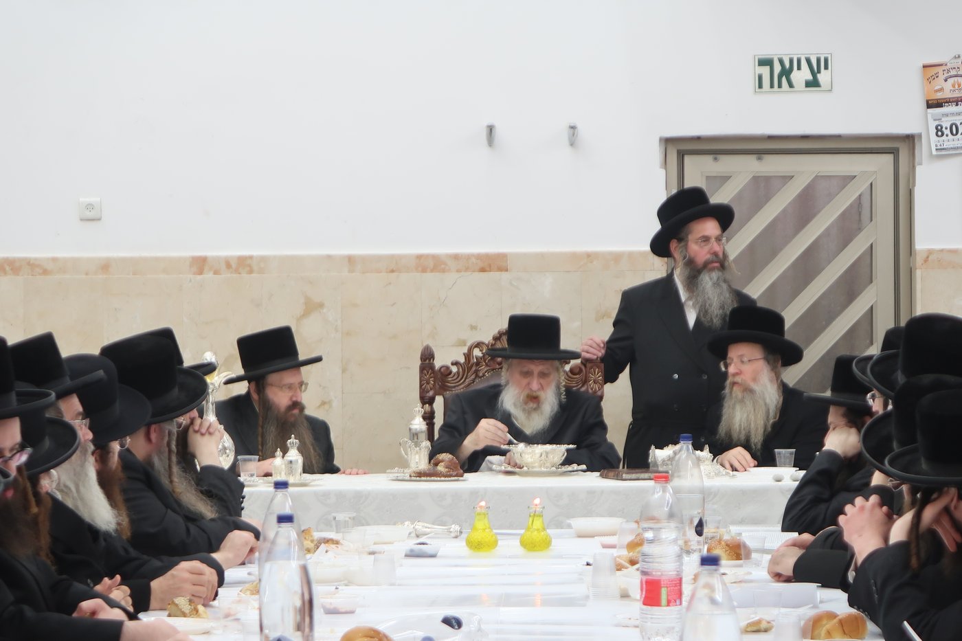 האדמו"ר מטשארנוביל בהילולת אביו זצ"ל