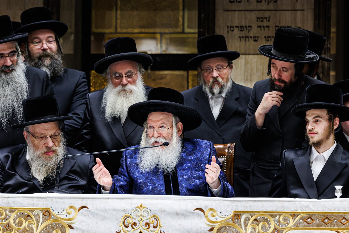 שמחת אירוסי נכדת האדמו"ר מבאבוב