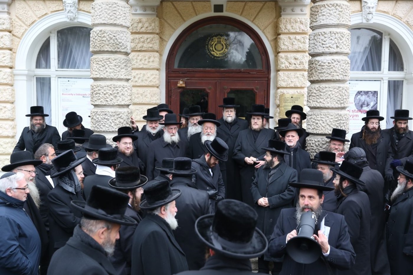 האדמו"ר מסערט ויז'ניץ במארינבארד 