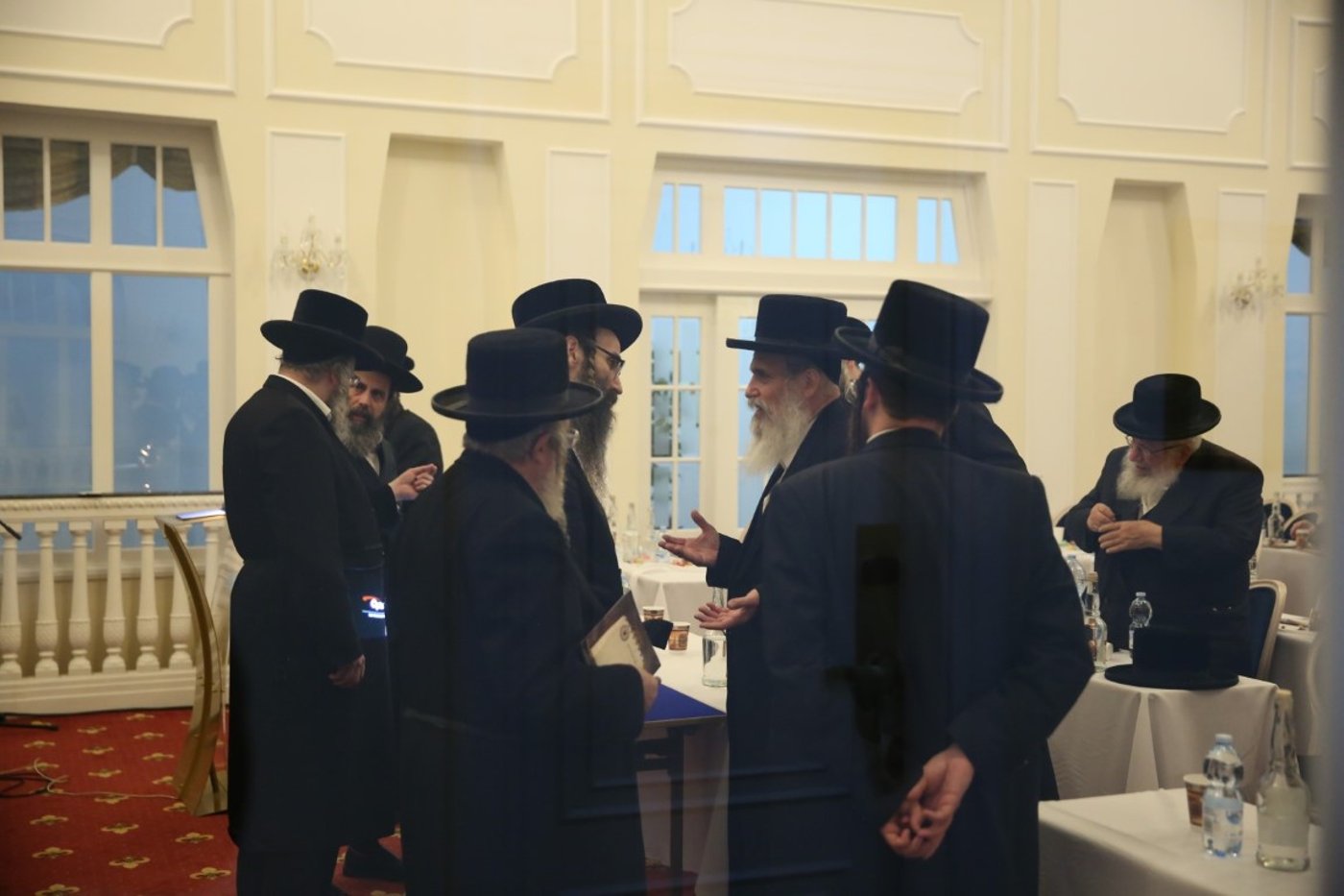 האדמו"ר מסערט ויז'ניץ במארינבארד 