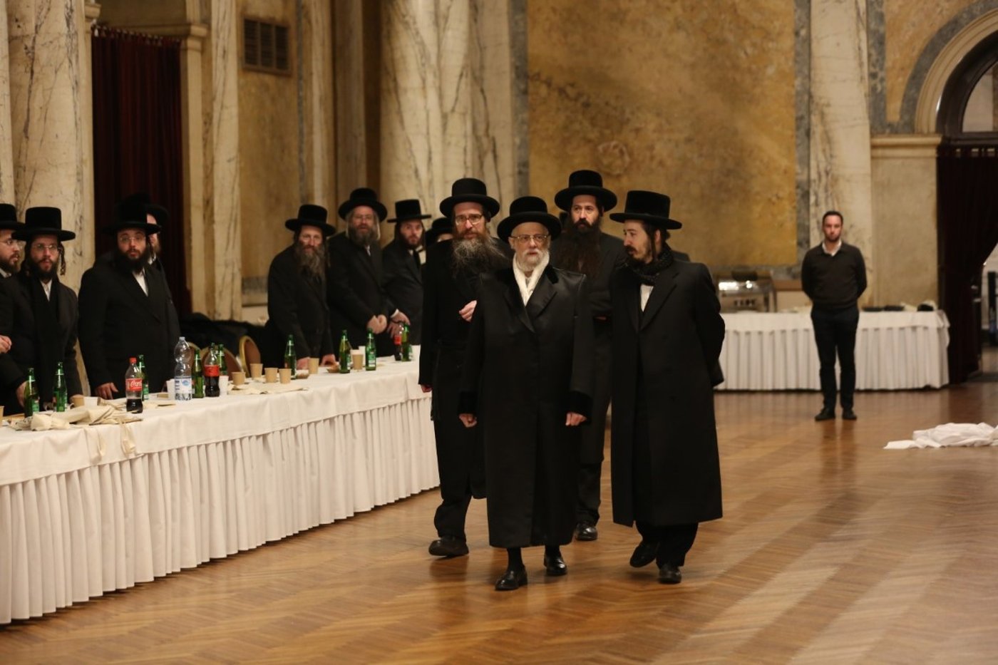 האדמו"ר מסערט ויז'ניץ במארינבארד 