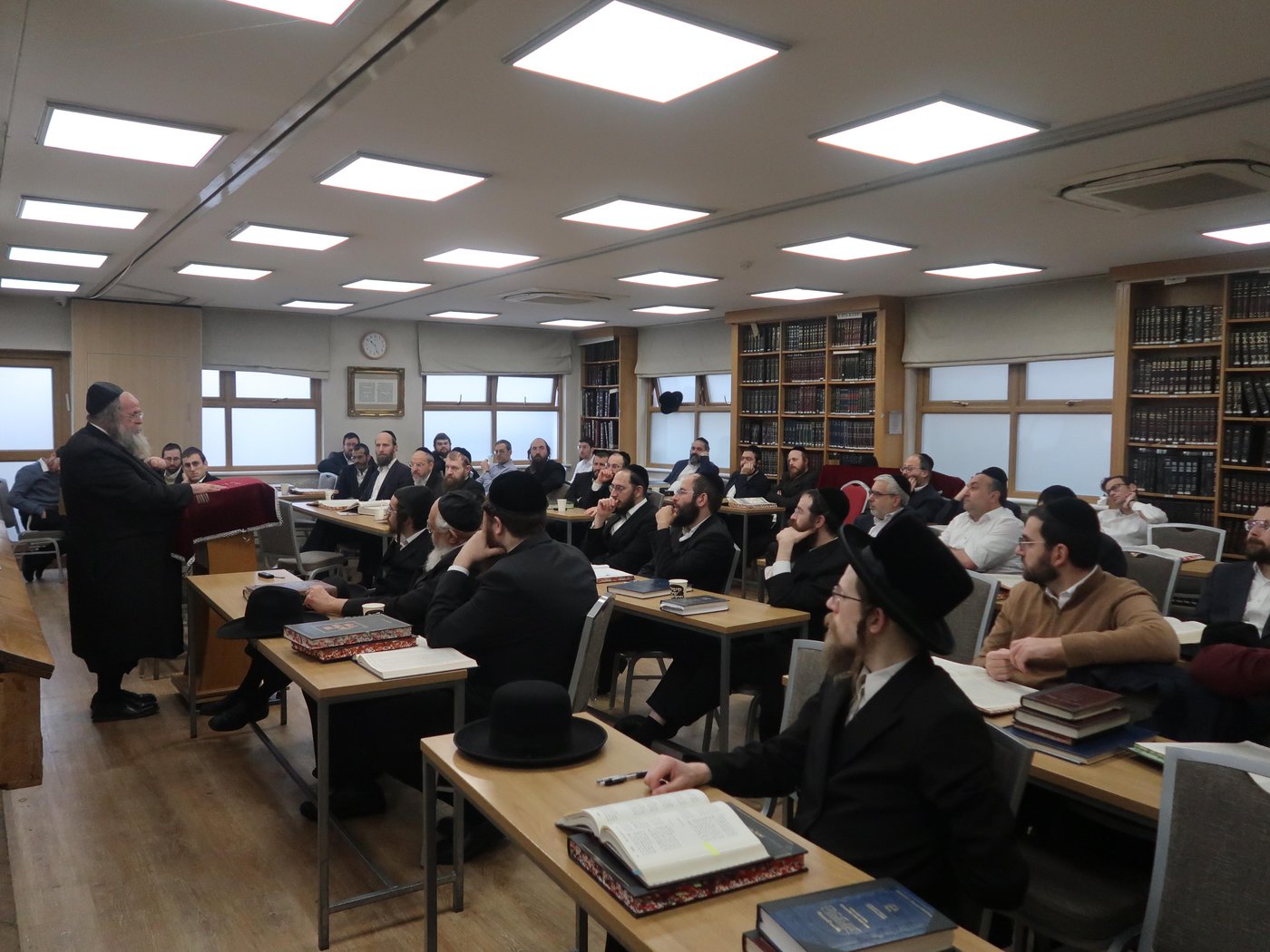 הגה"ח ר' יצחק דוד אלתר בביקור חיזוק בלונדון