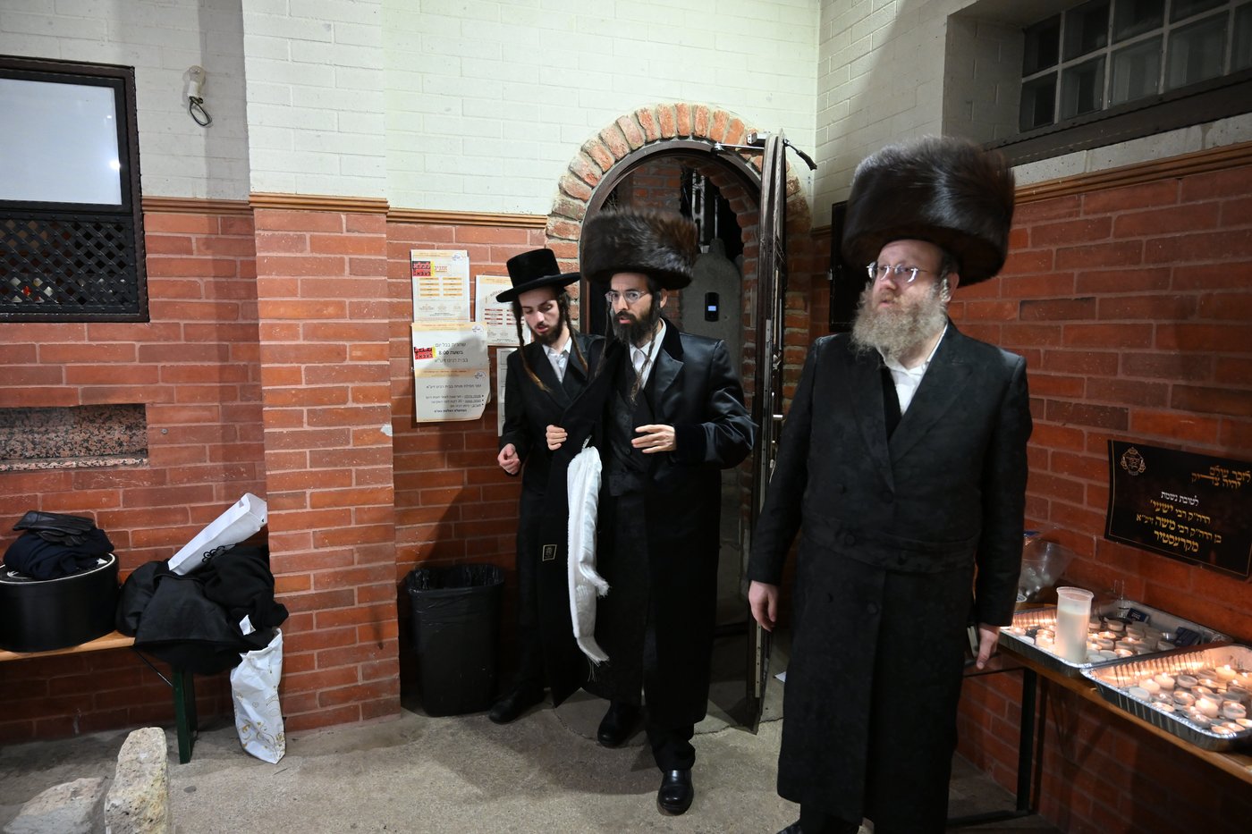 האדמו"ר מזוויעהיל בקרעסטיר