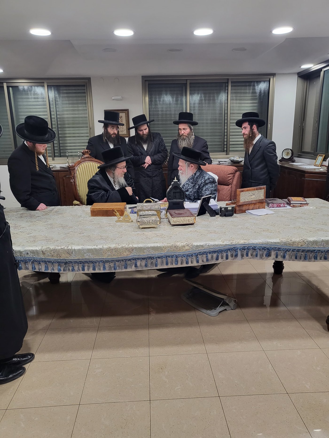 האדמו"ר מביאלה ב"ב מזמין את מחותנו האדמו"ר מפרמישלאן לשמחה
