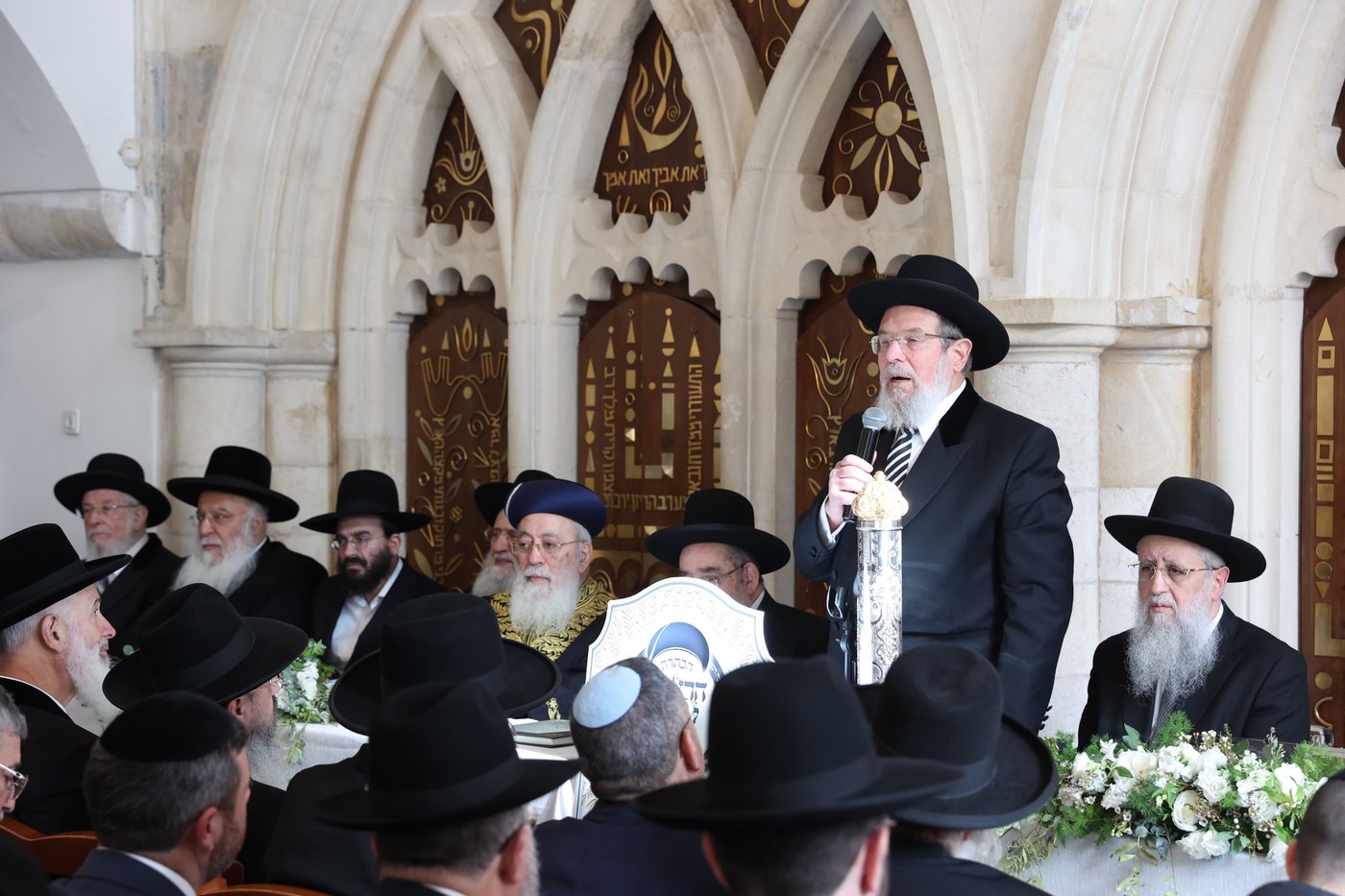 הכתרת הראש"ל הרב דוד יוסף בבית הכנסת רבי יוחנן בן זכאי