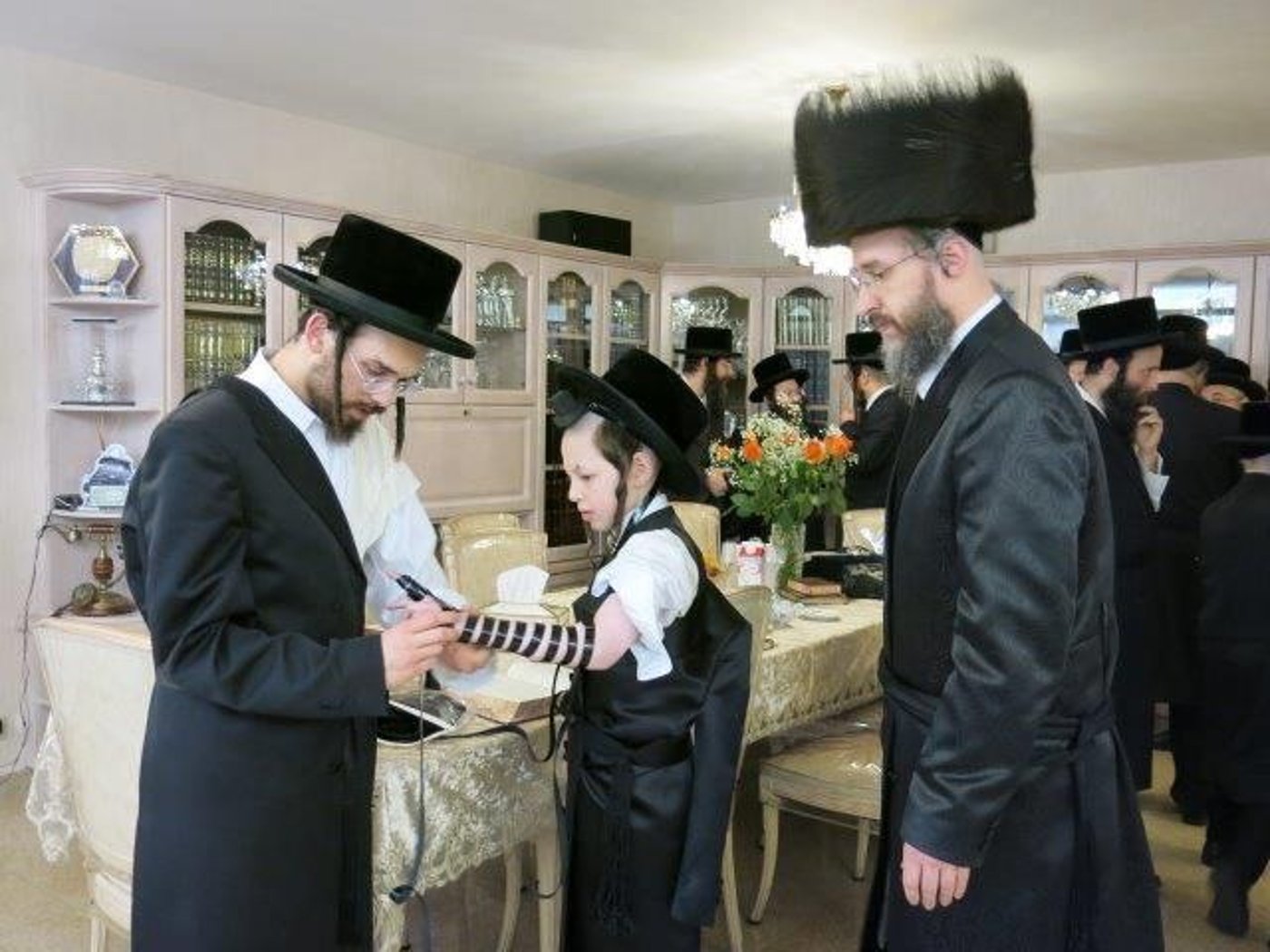 הרה"ג שלום רוקח בביקור בזק באנטווערפן