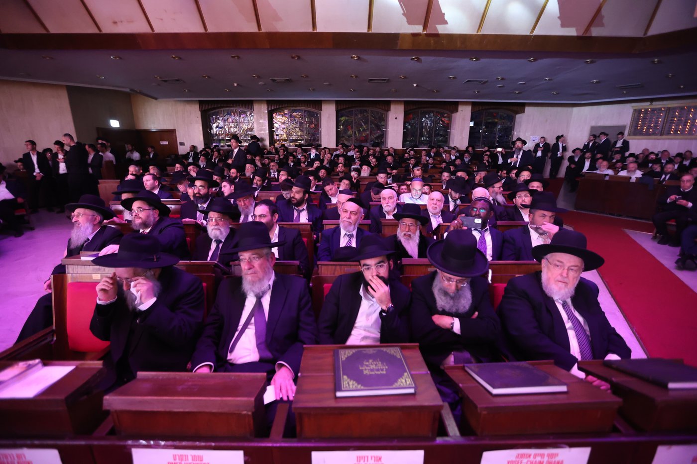 הכתרת הראש"ל הרב דוד יוסף בבית הכנסת הגדול