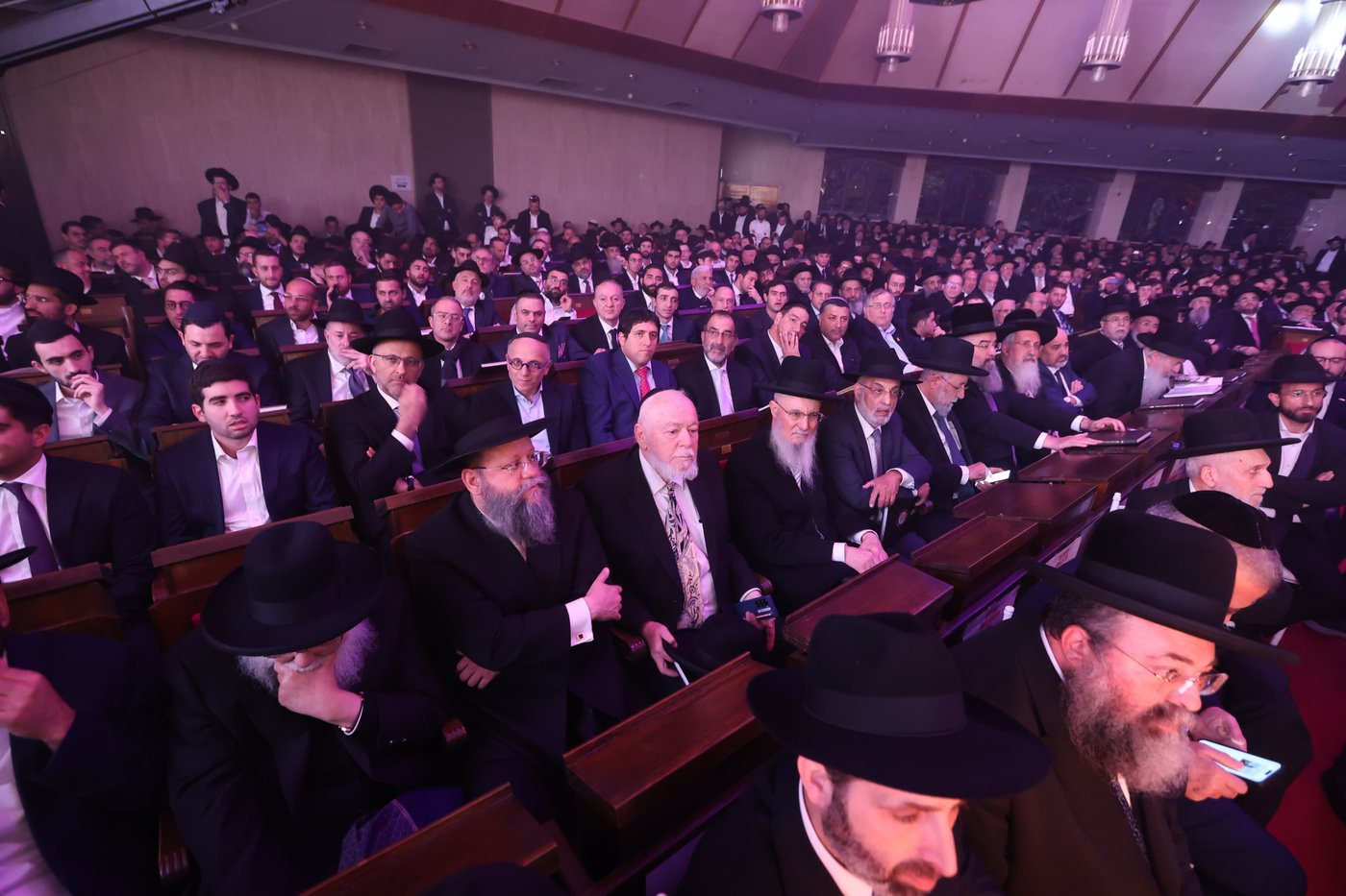 הכתרת הראש"ל הרב דוד יוסף בבית הכנסת הגדול