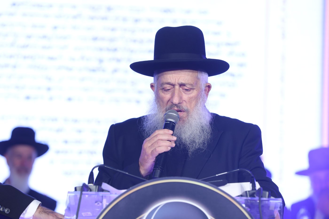 הכתרת הראש"ל הרב דוד יוסף בבית הכנסת הגדול
