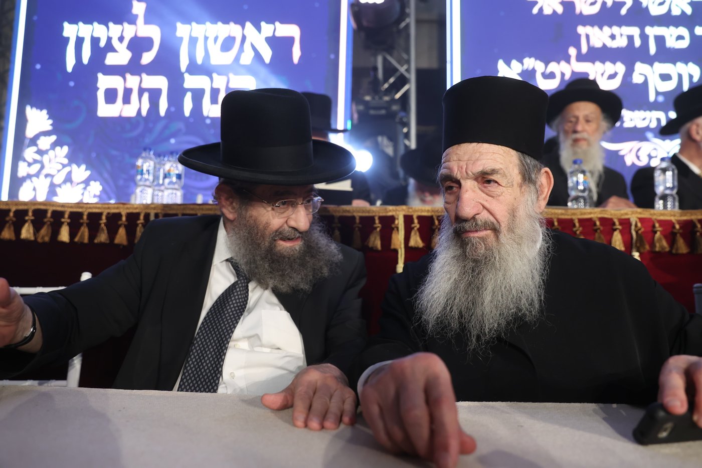 הכתרת הראש"ל הרב דוד יוסף בבית הכנסת הגדול