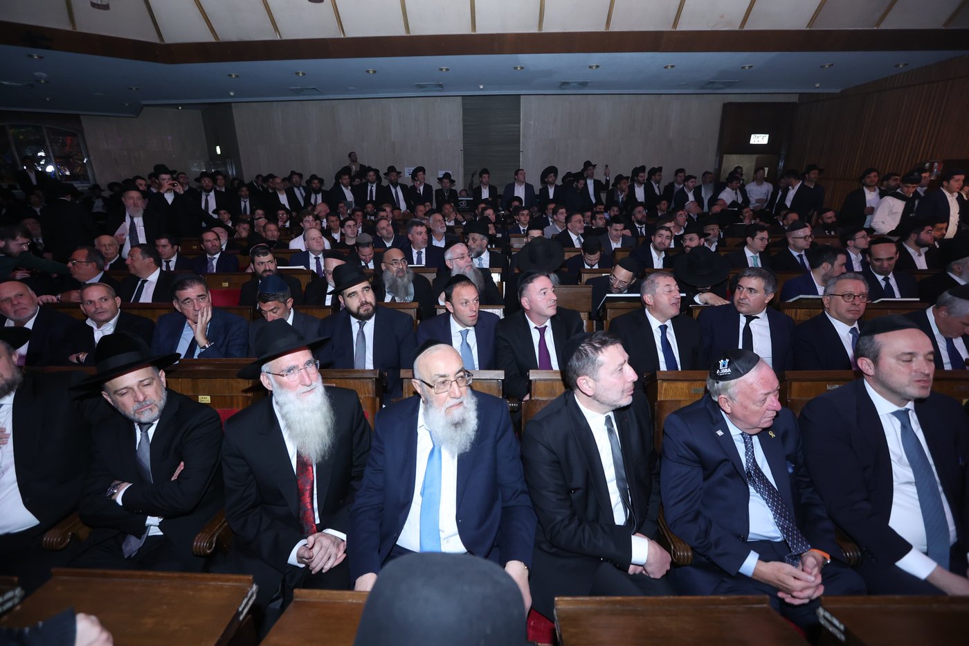 הכתרת הראש"ל הרב דוד יוסף בבית הכנסת הגדול