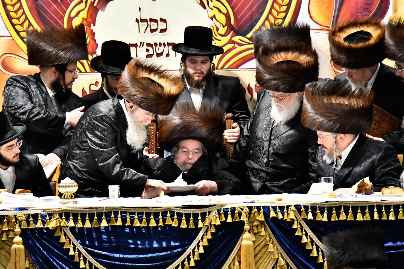 שמחת אירוסי נכדת האדמו"ר מבעלזא 