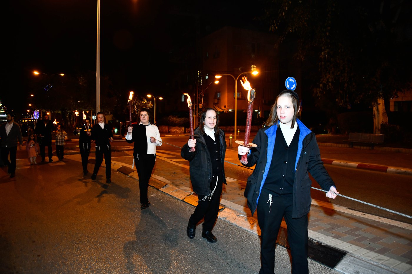 הכנסת ס"ת בחצה"ק מעזבוז