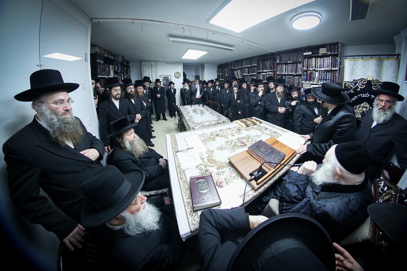 סיום מסכת זרעים ע"י כולל צאנז בבית הגר"מ שטרנבוך