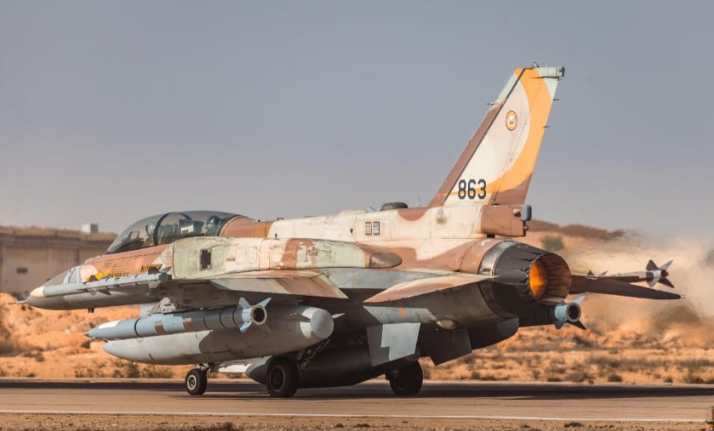 מטוסי קרב של חיל האוויר בדרך לתקיפה בתימן
