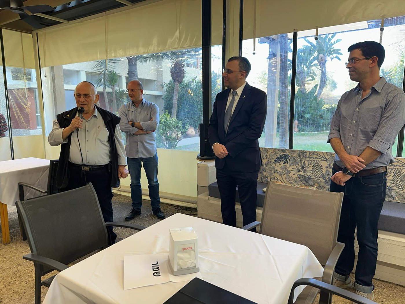 יו"ר ועדת הבריאות בסיור מקיף בבית דיור מוגן בהרצליה