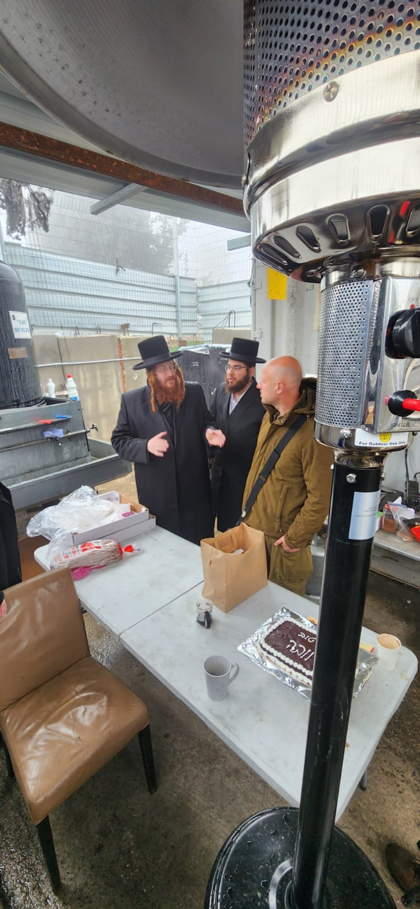 האדמו"ר מקאליב בביקור בגוש עציון בימי החנוכה