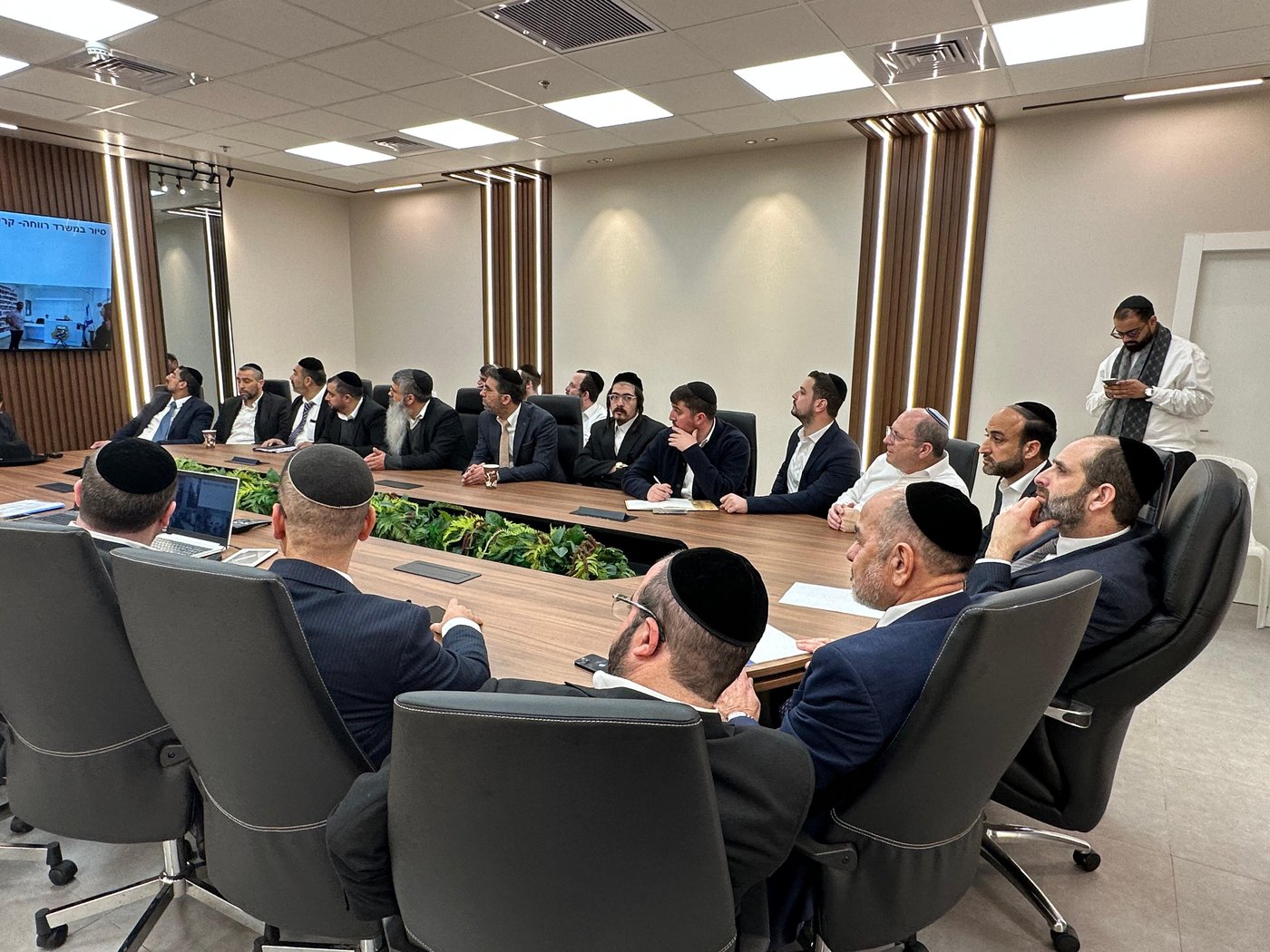 שר הרווחה- יעקב מרגי בביקור באלעד, מכריז על הקמת קמפוס חדש לאגף הרווחה