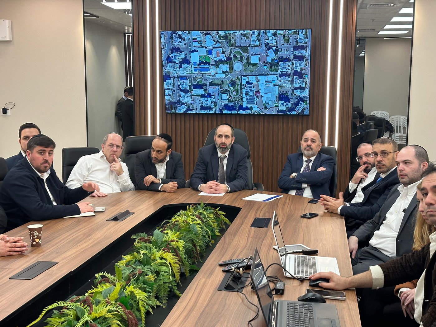 שר הרווחה- יעקב מרגי בביקור באלעד, מכריז על הקמת קמפוס חדש לאגף הרווחה