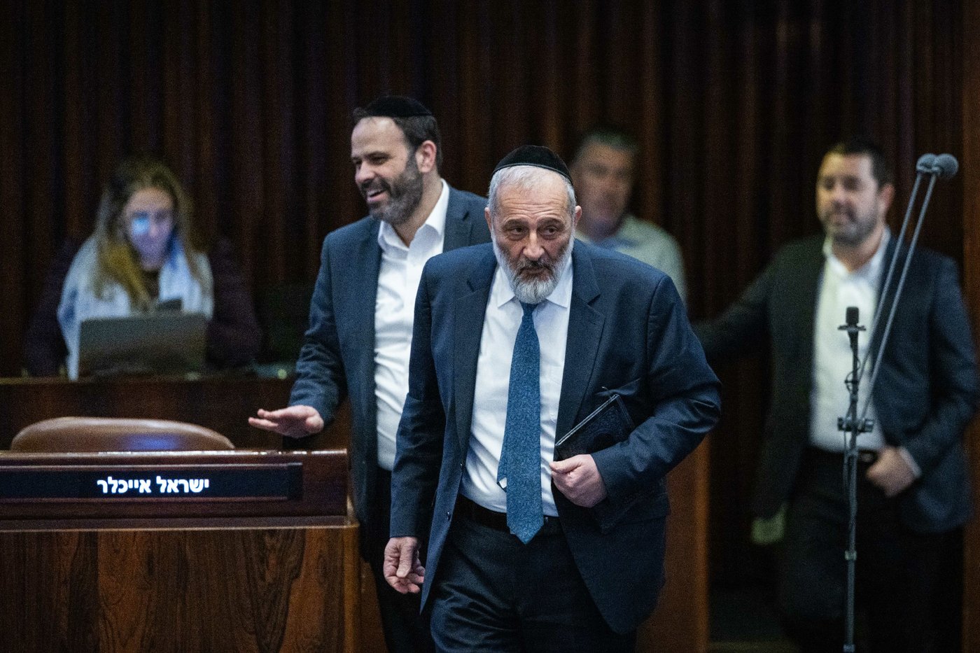 הדרמה הפוליטית במליאת הכנסת
