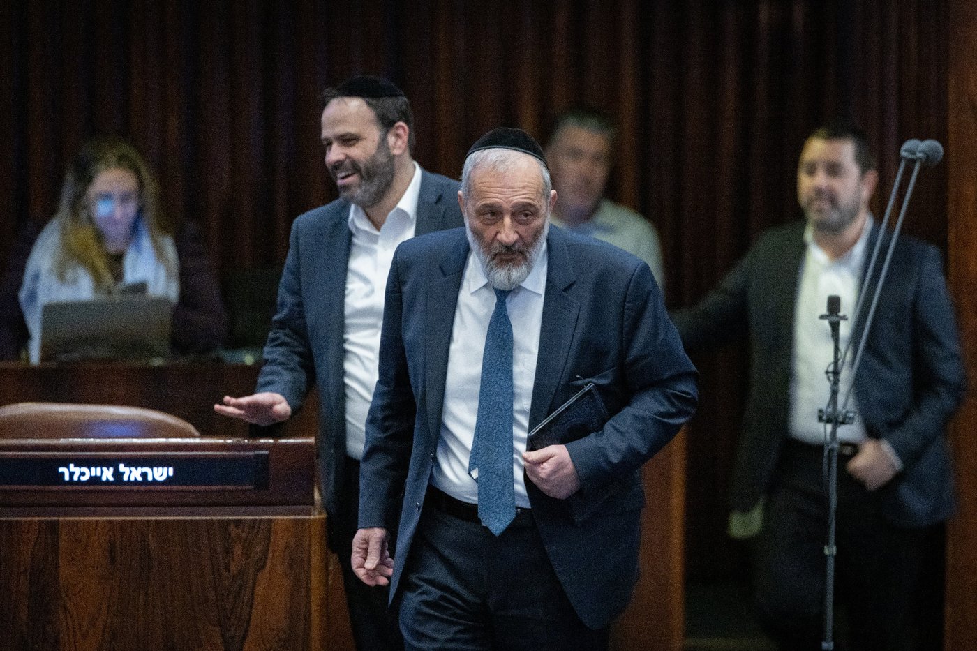 הדרמה הפוליטית במליאת הכנסת