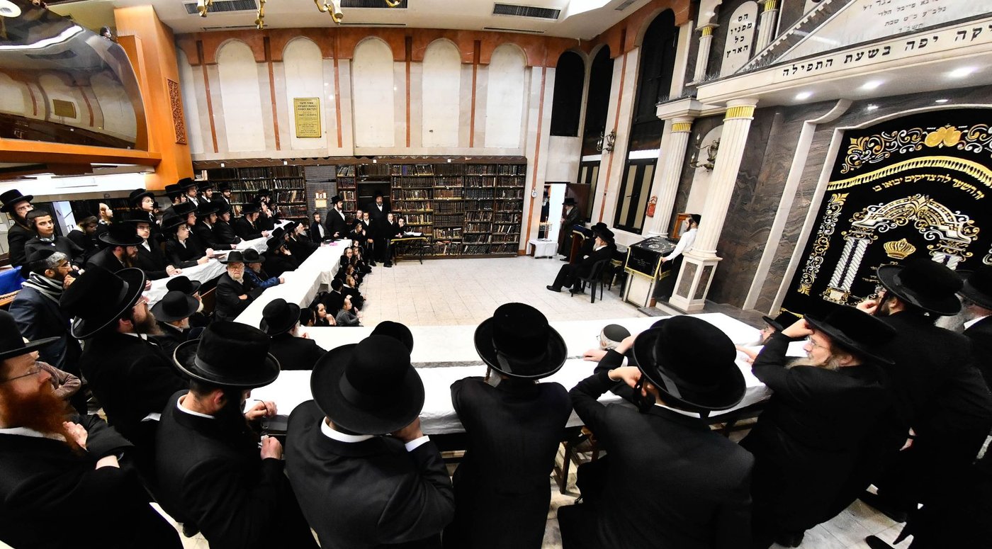 זאת חנוכה בחצה"ק לעלוב